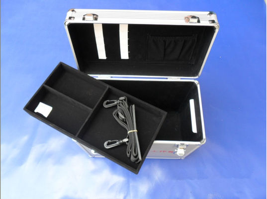 Облегченная портативная скорая помощь кладет непредвиденную коробку в коробку снадобья для докторов